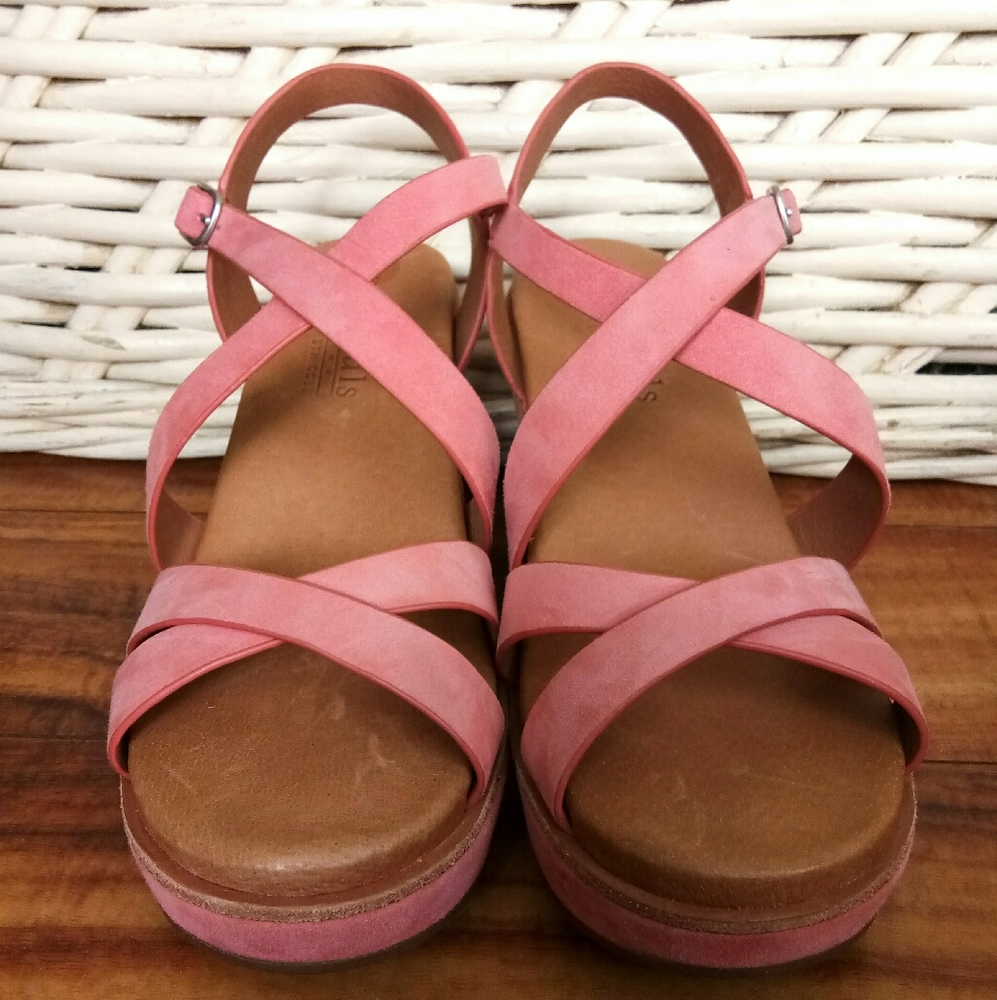 NWOT Kenneth Cole Gentle Souls Strappy Wedge - Picture 12 of 14